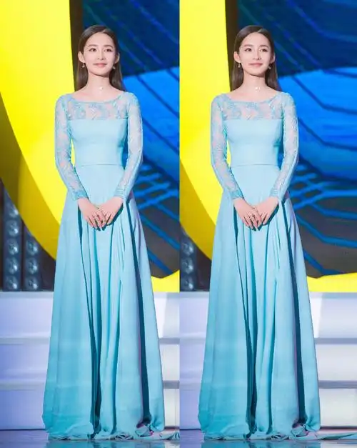 李沁淡蓝色开叉礼服时装之夜性感图片