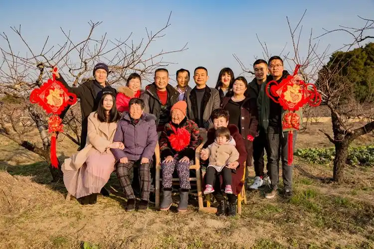 百岁全家福(组照)