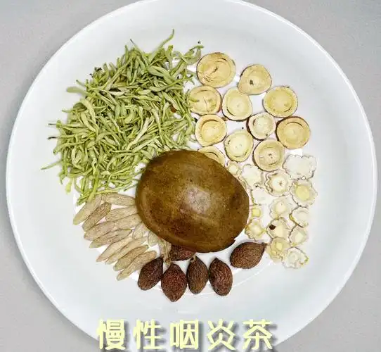 功效:这款茶饮能清咽利嗓,清热润肺,特别适合咽干咽痒,肺热干咳的