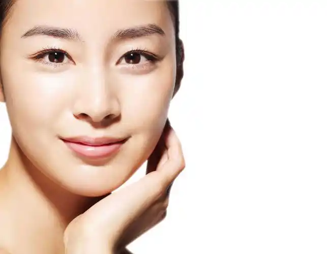 最近的皮肤状态不错滋润嫩滑希望能保持到广交会以后