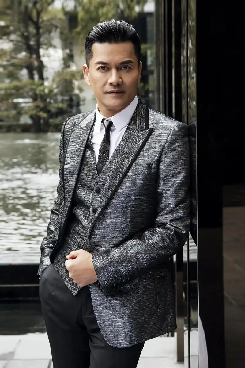 【米卡风尚】中国香港影视男演员#吕良伟.#西装杀 #雅痞绅士 - 抖音