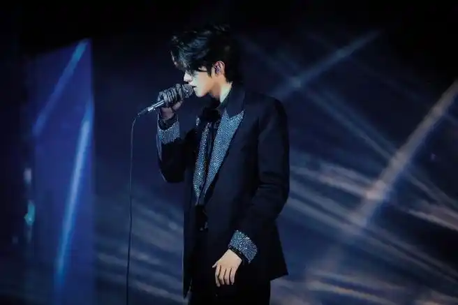 蔡徐坤新加坡演唱会舞台照