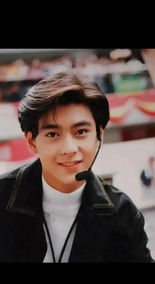 显年轻有多占便宜这几对明星明明是同龄人看着却像差了20岁