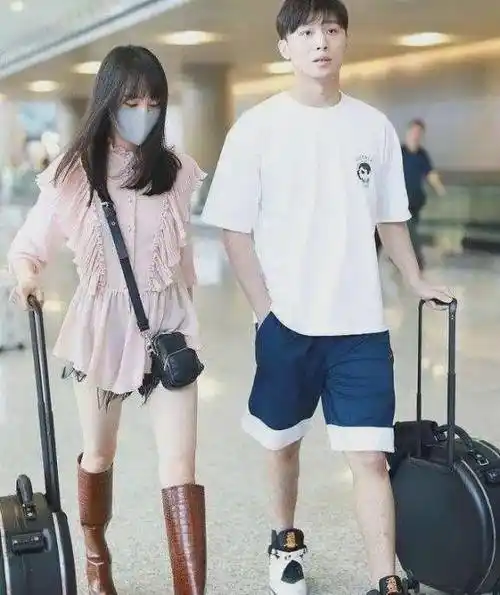 2亿欠债四处搬家,生活窘迫_张翰_胡彦斌_俩人