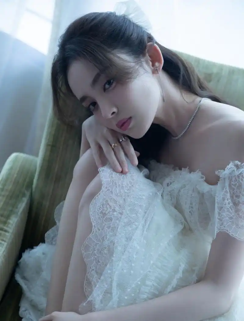 揭秘古力娜扎婚纱照:"温柔"背后隐藏着惊人真相!