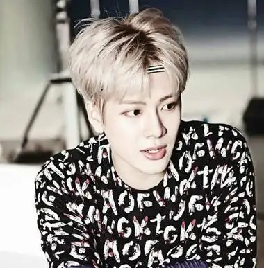 杨紫迷弟竟然是王嘉尔王嘉尔潮男短发发型呆萌