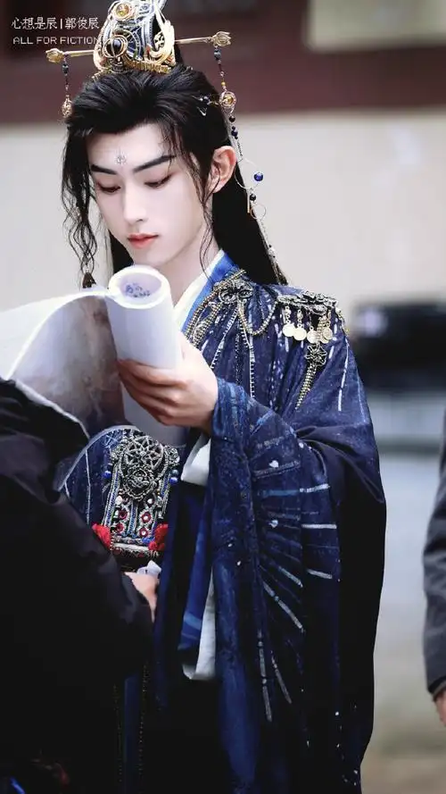 郭俊辰狐妖小红娘王权篇#  郭俊辰新剧古装造型真的好绝体态太毫怂