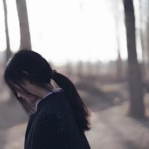 女生头像唯美清新意境伤感背影