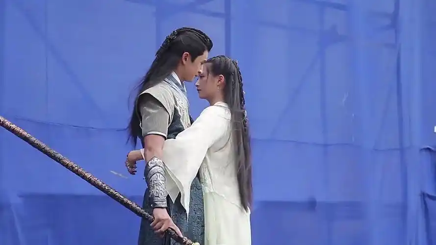 花絮关晓彤带张云龙飞