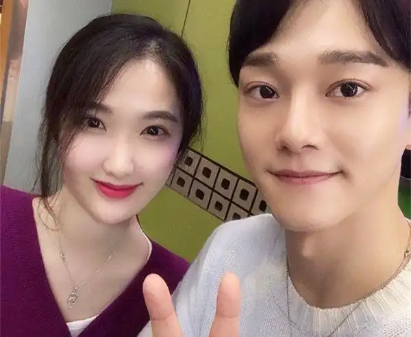 exo金钟大妻子怀二胎去年刚产下一女结婚三年抱俩娃