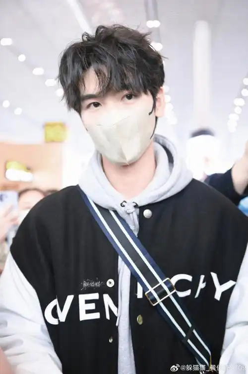 向全世界安利黄俊捷