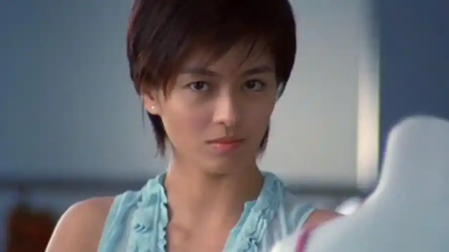 梁咏琪《today》,长腿短发美女gigi唱歌也是如此的好听