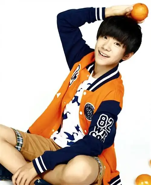 2015年台历の易烊千玺