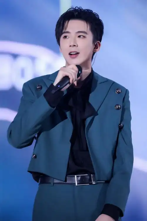 " data-lemmaid="10914841">丹东市 /a>,中国内地流行乐男歌手,影视