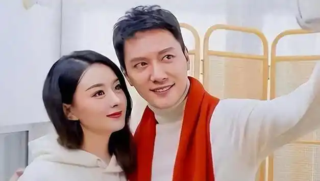 赵丽颖曝怀二胎冯绍峰停工冯妈500万珠宝庆贺喜讯引关注