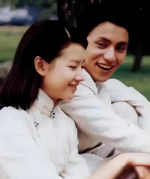 陈坤未婚苦等她13年!把她儿子当亲生的,仍换不来她的正眼相看