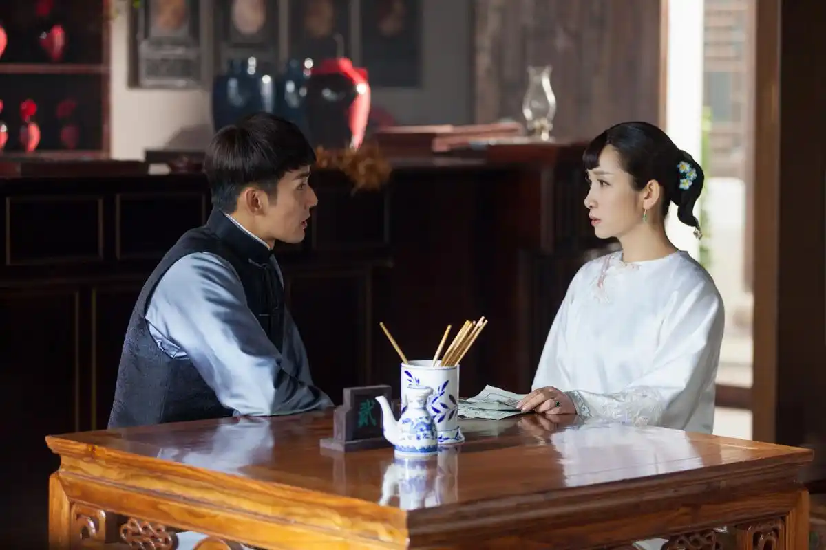 秦海璐《楼外楼》收视实时破2 李春贤落泪坦白实情