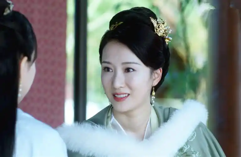 李念古装也惊艳,36岁脸胖了一圈,在《悍刀行》里依旧美得突出