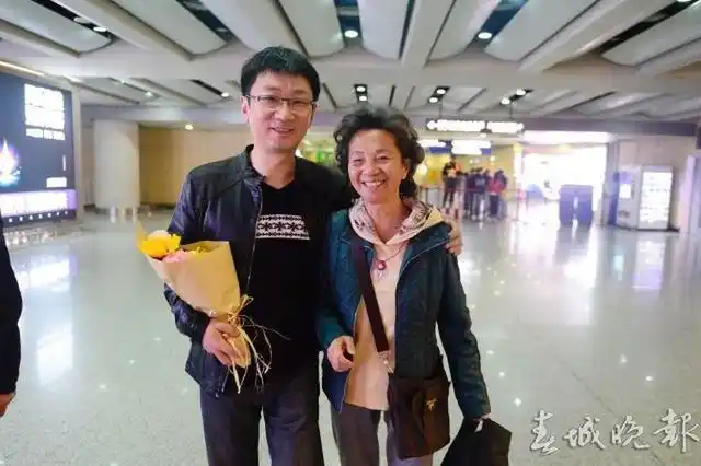 走向指挥,13岁男孩的雄心 当20多岁的李心草站在国家级交响乐团的指挥