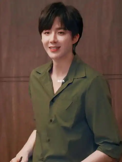 想要刘宇宁的照片当壁纸