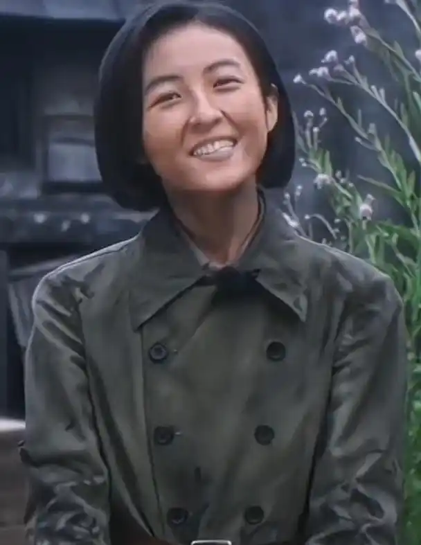 《志愿军雄兵出击》张子枫吃土豆镜头,老一辈的辛酸你知道吗?