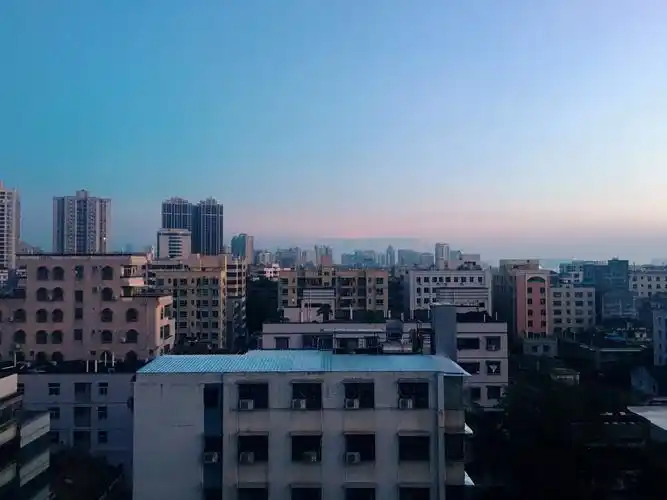 魔幻现实主义在这片土地一幕幕真实地上演了