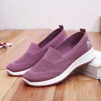 女士老爹鞋>uckr>uckr老人大脚骨宽松休闲女鞋加肥加大老北京布鞋女