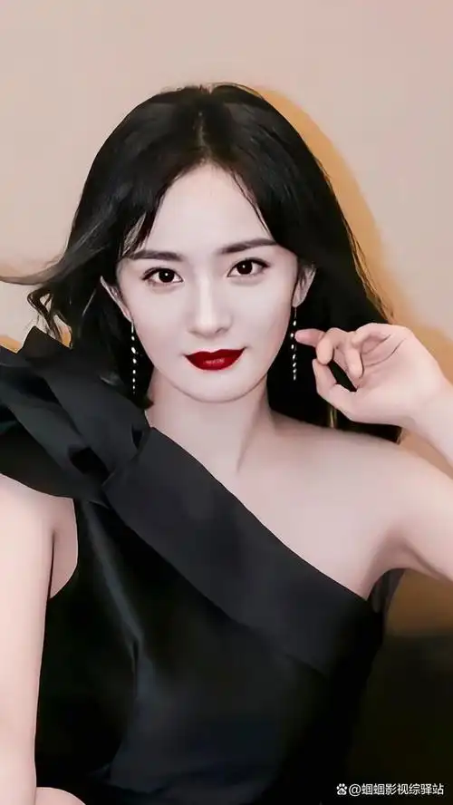 杨幂,1986年9月12日出生于北京市中国内地影视女演员