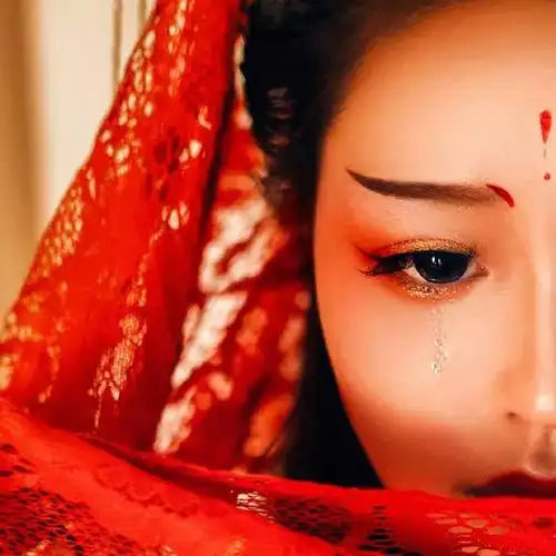 红衣古风女子唯美句子_晶羽科技