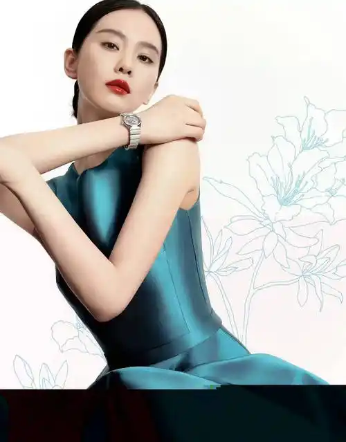 刘诗诗蓝调生日致敬高定风采优雅如仙