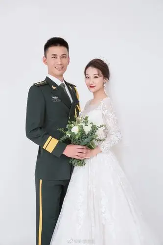 欧耶!我和妈妈一样,嫁给了军人