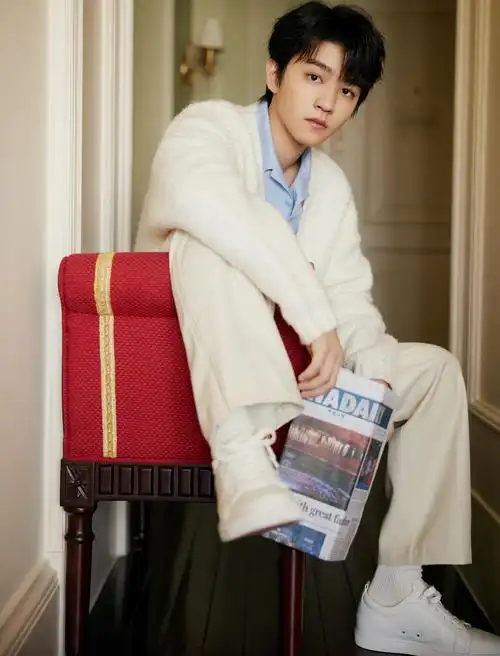 王俊凯阳光帅气写真