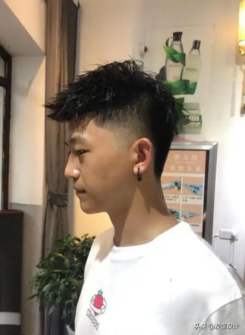 男士时尚短发发型图片推荐(今年流行帅气男士短发发型30款)(11)