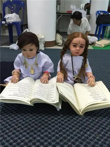 觉得拜四面佛和养小鬼还不够,泰国人现在兴起自己养鬼娃娃look thep