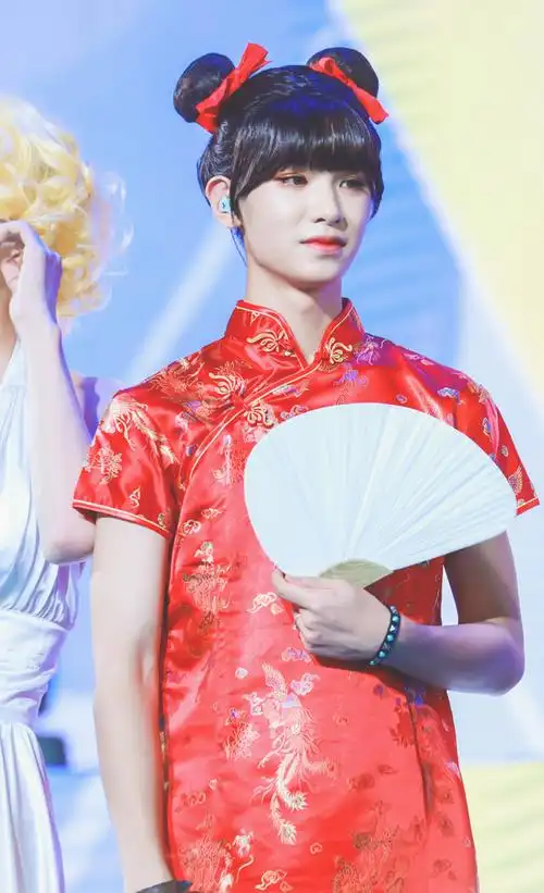 npc成员角色扮演:蔡徐坤神秘,陈立农佐助,网友:小鬼太霸气!