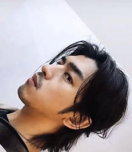 王阳明李现陈伟霆由此可见"中国男士不适合留胡子"的说法已经变成过去