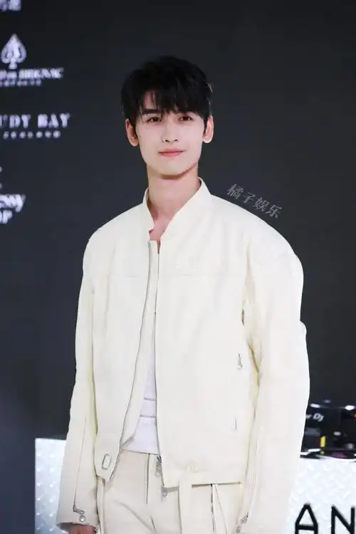 黄俊捷活动生图