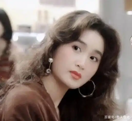 温碧霞:贫民窟走出来的性感女神