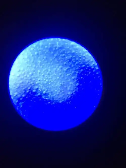 请问专家这种气泡是哪个年代的瓷器