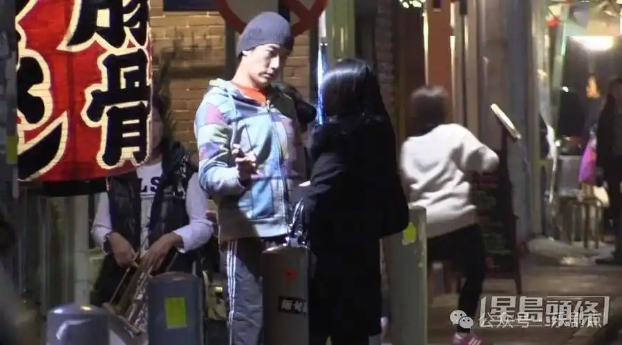 而陈慧琳当年被问及陈司翰疑动粗一事表示:"感情一定是两个当事人最