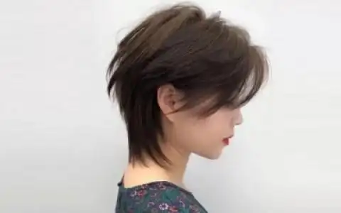 70后女人最佳发型简单?