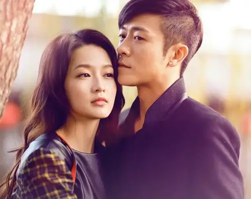 林申李沁甜蜜大片曝光 演绎情侣度假风