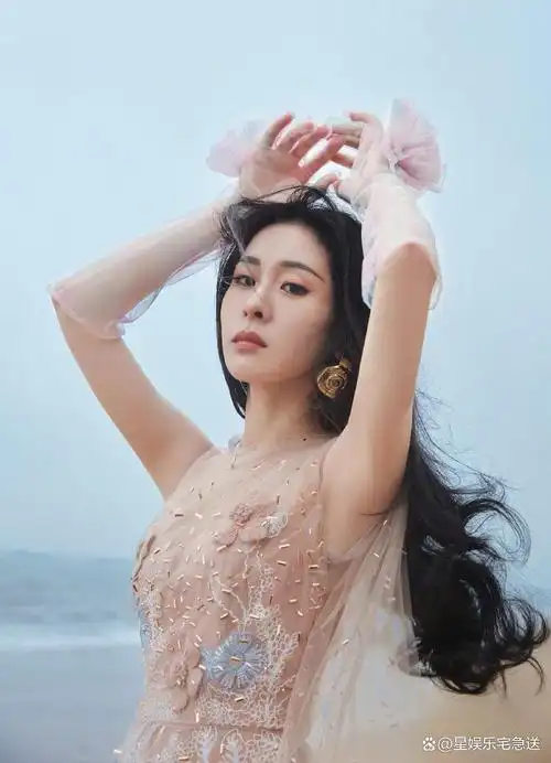 这一夜张碧晨的旗袍高跟封神诠释什么叫作性感尤物