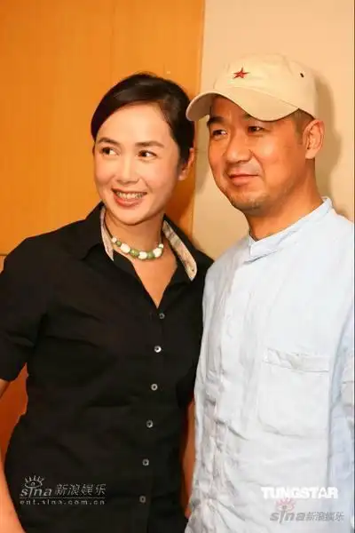 张国立蒋雯丽上海宣传电视剧《金婚》(组图)