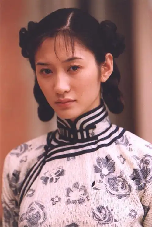 《像雾像雨又像风》主演剧照(19)--李小冉(饰安琪)