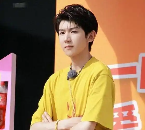 tfboys十年之变:2人入围百花奖,王源却在做这件事?