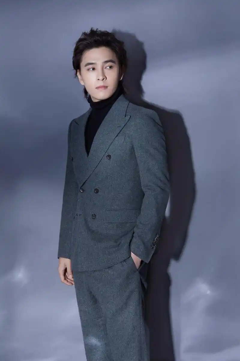 欢娱影视演员洪尧出席2019中国社会责任公益盛典,荣获公益推广之星奖