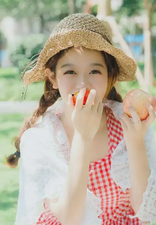 可爱灵动美少女户外写真图片,美女写真,美女,清纯,可爱,清新,甜美