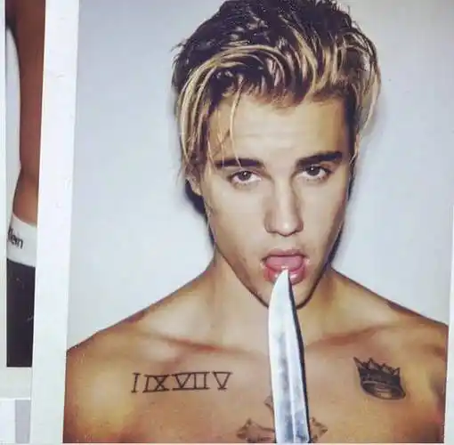 比伯剃了个圆寸头俊美的小鲜肉终于回来了