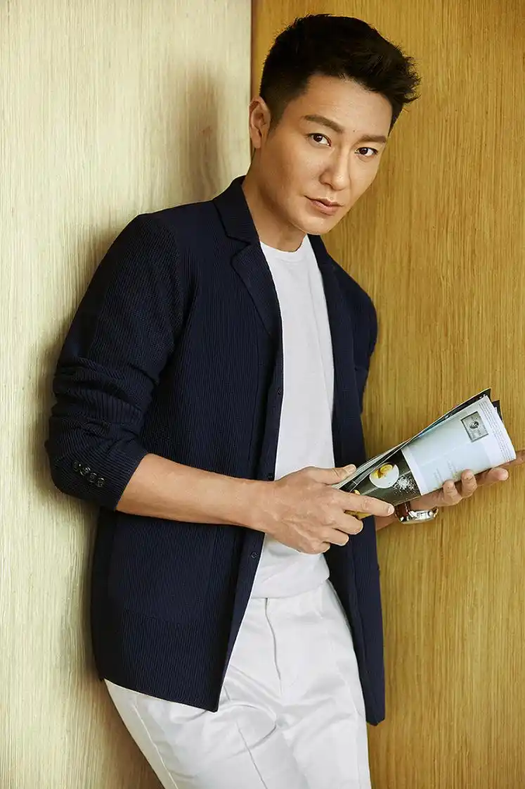 李宗翰"中国绅士"呈高级质感 "禁欲系"大片撩力十足